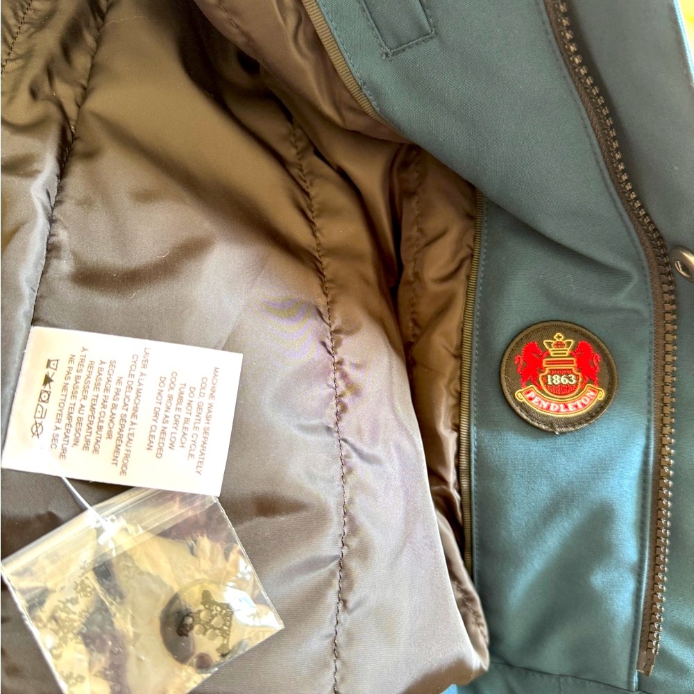 NWT Gorgeous dry and warm Pendleton Jacket for sale - Picture 9 of 16